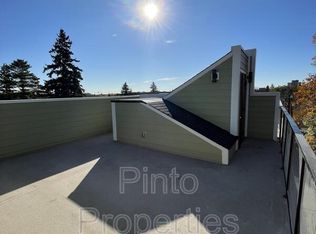 8717 110th St NW #3B, Edmonton, AB T6G 0X7
