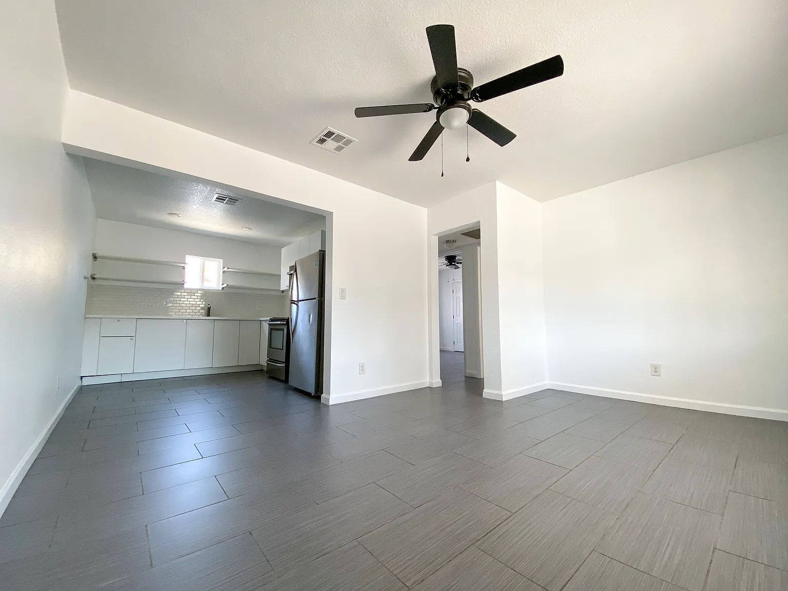 2 bed, 680 sqft, $1,100 — Photo 3