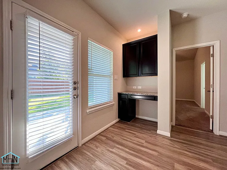 2307 Castello Way — Photo 16