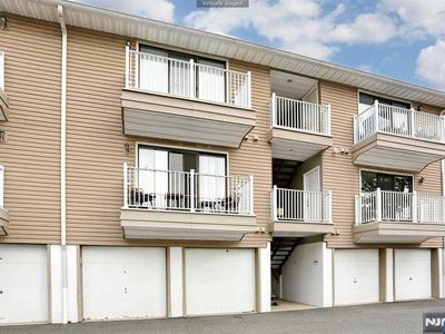 735 Riverside Ave APT B6, Lyndhurst, NJ, 07071
