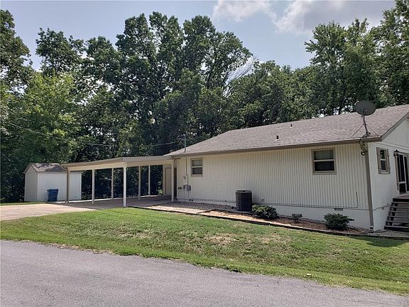 3rd image of 21 Ettington Dr