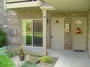 3331 N Casaloma Dr APT 16, Appleton, WI 54913