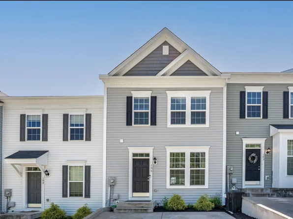 195 Falling Leaf Ln, Morgantown, WV 26501