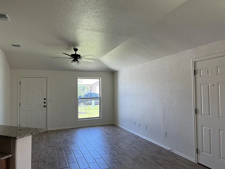 2420 Alterman Dr #A — Photo 10