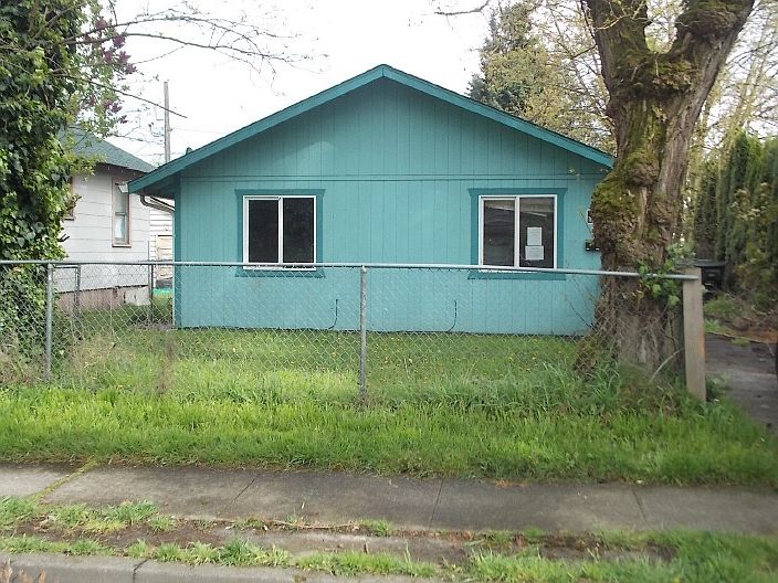 2nd image of 230 19th Ave