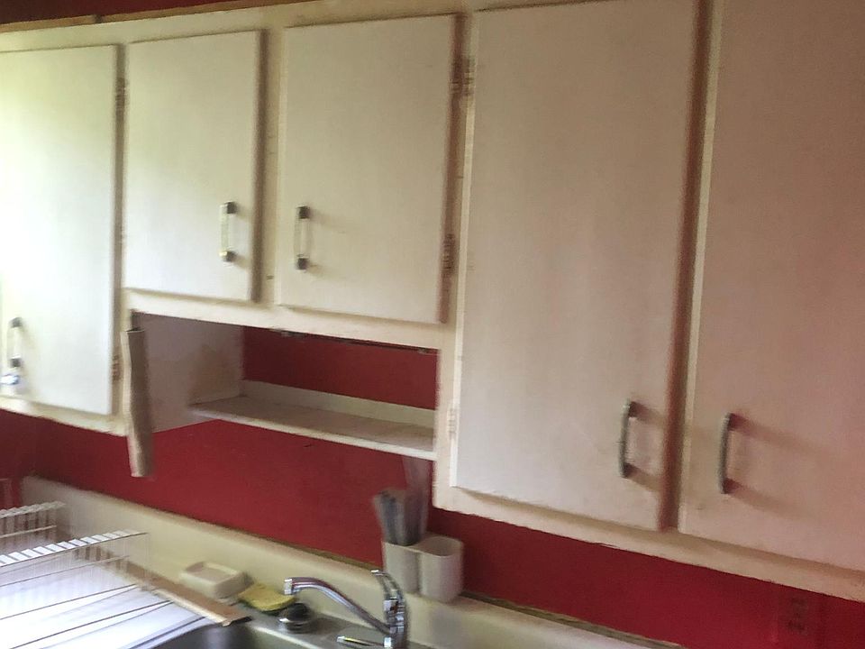 2nd image of 5 Chestnut Dr
