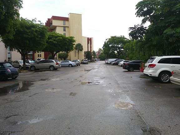5th image of 9682 Fontainebleau Blvd APT 106