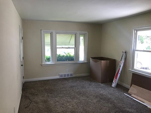 4th image of 5015 Fay Ave
