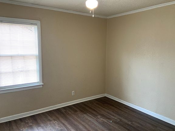 5th image of 1536 Delano Ave