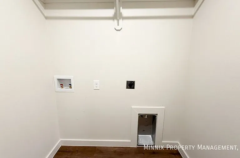 2151 Langford Ave — Photo 10