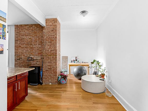 3rd image of 1463 Bedford Ave APT 3A