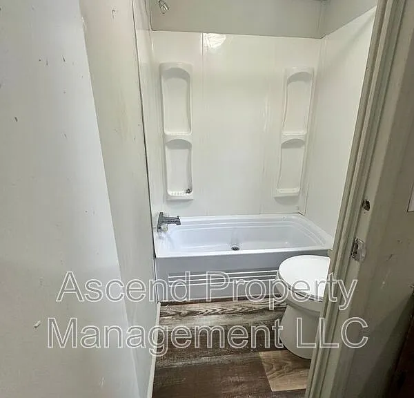 1931 Wilkes Ave — Photo 10