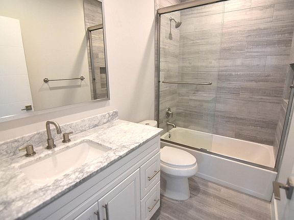 4th image of 7157 S La Cienega Blvd #1/2
