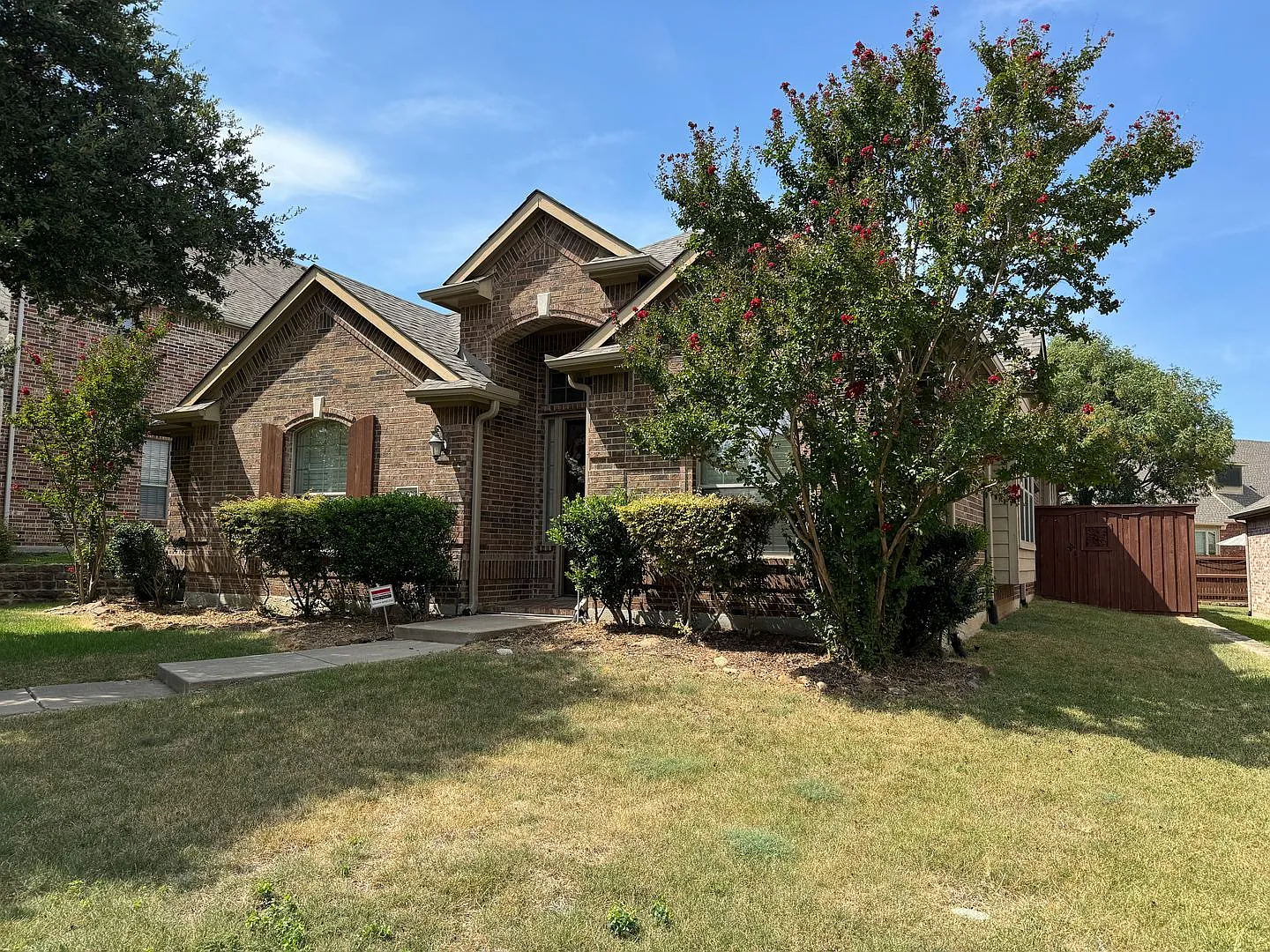 Spacious home for rent in Hunters Creek! — Photo 2