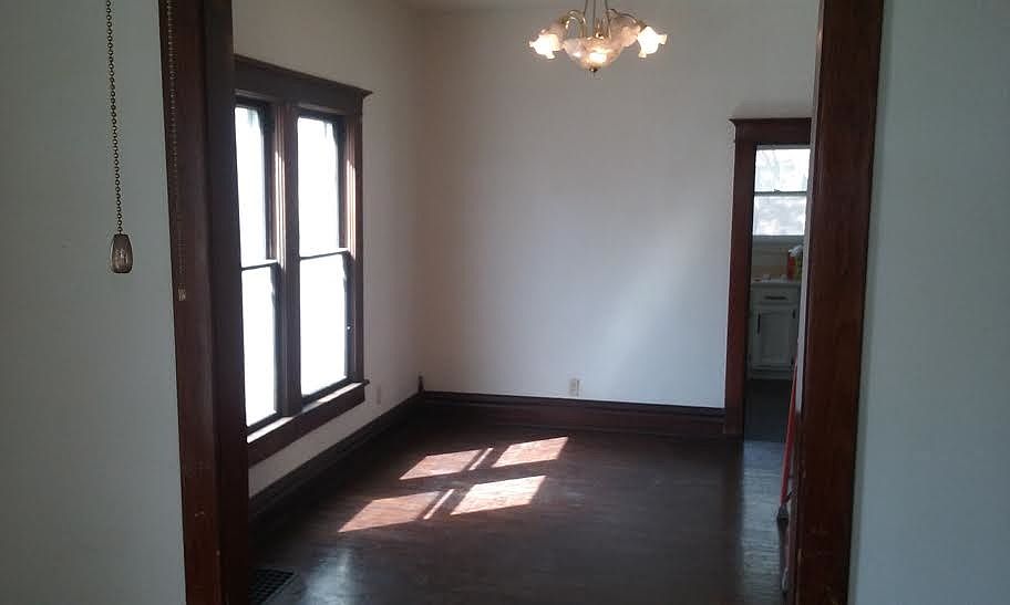2nd image of 305 N 13th St