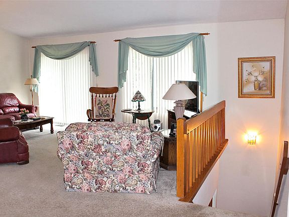 5th image of 2211 Southgate Dr SE