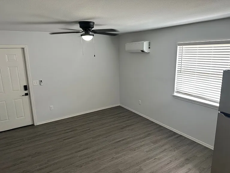 1201 Backus Ave — Photo 3