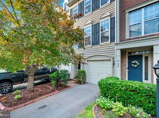 8151 Dove Cottage Ct, Lorton, VA 22079