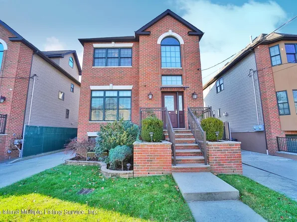 220 Alter Ave, Staten Island, NY 10305