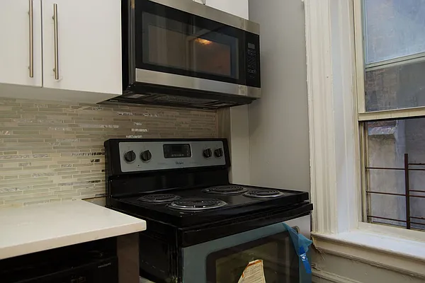 Rented by Norman Raindel, LREB | media 8