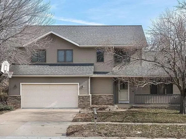916 Iris Ave NW, Cedar Rapids, IA 52405