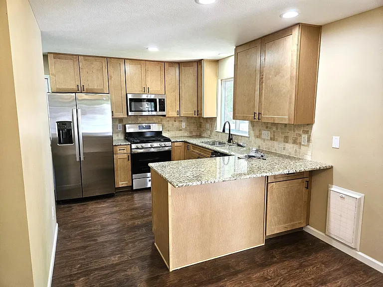 10279 Rosewood Ct — Photo 14