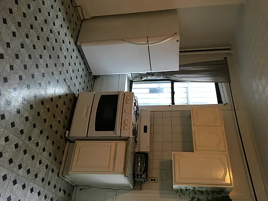 Rented by Alex Tembelis, LREB | media 28