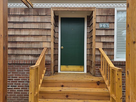 4th image of 963 Parkway Dr NW