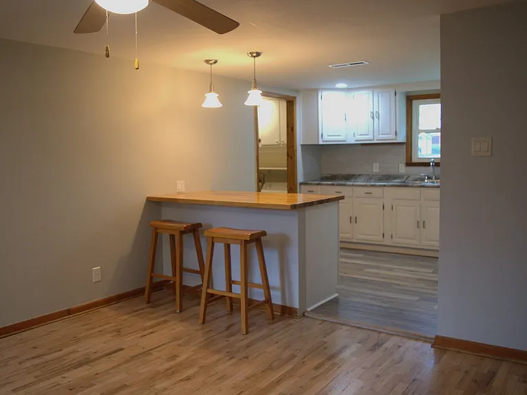416 Victoria Dr — Photo 4