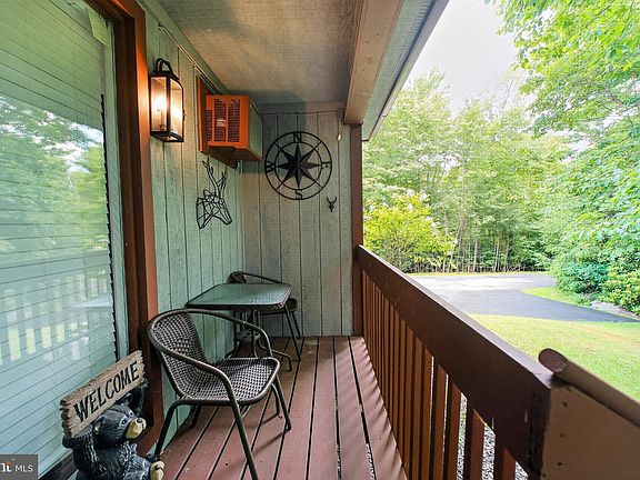 3rd image of 15 Ski Side Ct