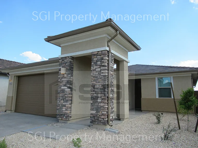 8911 W Bethany Heights Dr — Photo 2