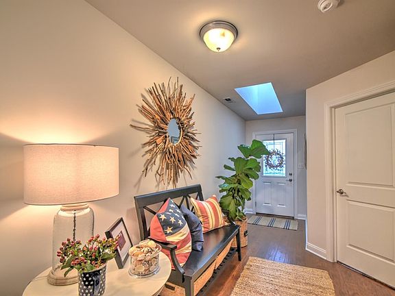3rd image of 9810 W 129th Pl