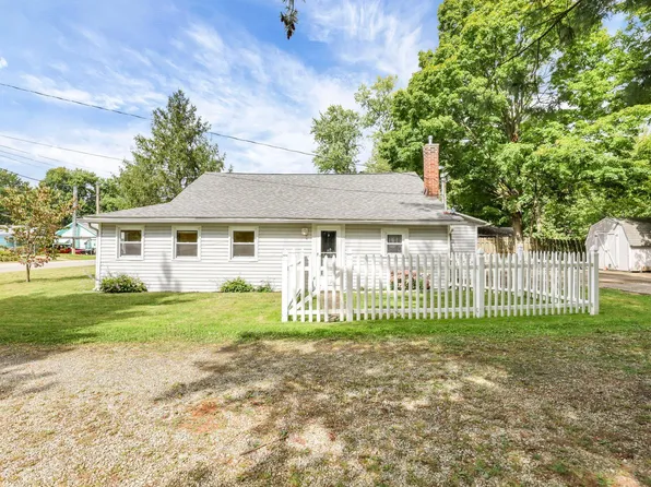 302 East St, Buckeye Lake, OH 43008