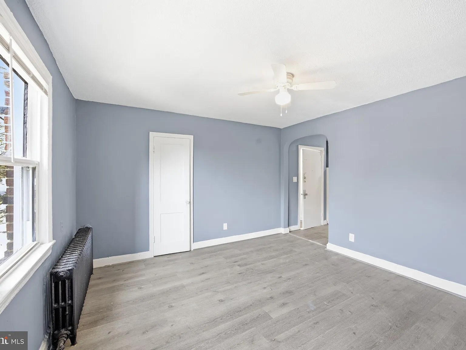 1 bed, 1.0 bath, 4477 sqft, $1,300 — Photo 3