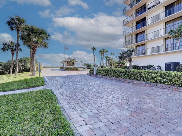 5061 North Highway A1a #303, Hutchinson Island, FL 34949