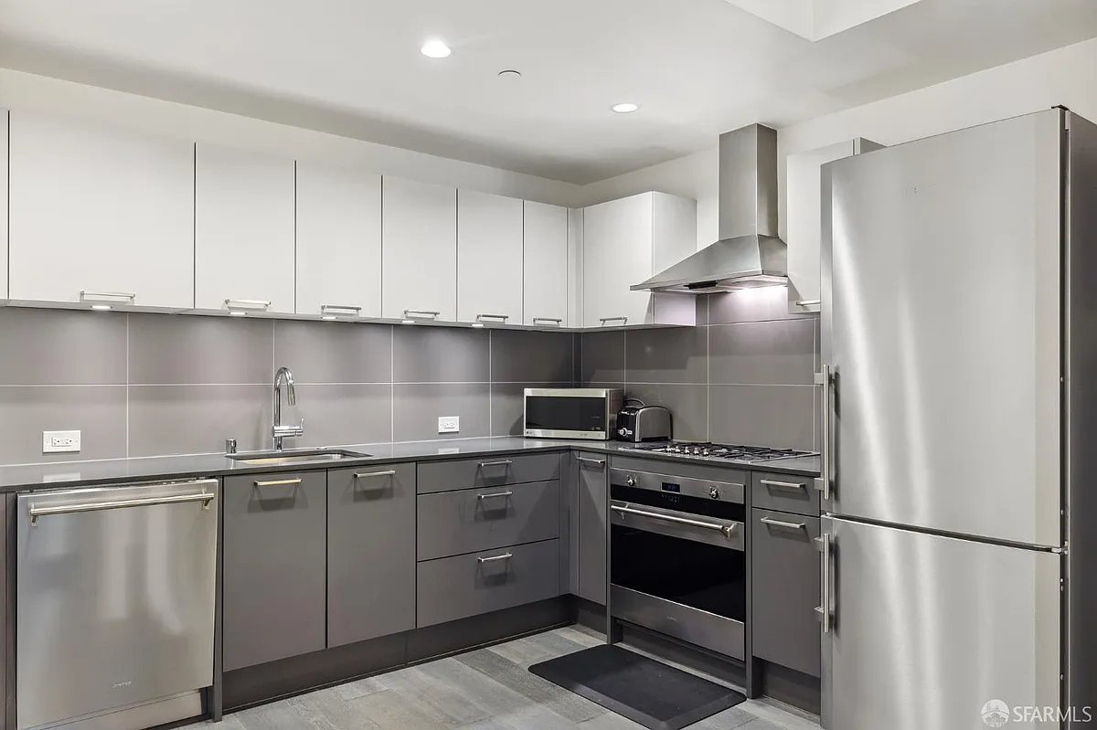 Building Photo - 1075 Market St #212