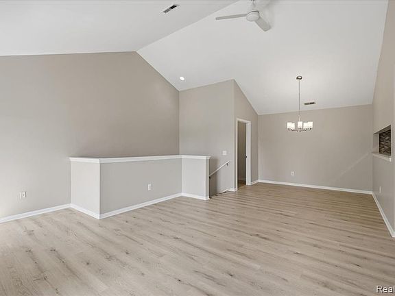 5th image of 3262 Northpointe Blvd