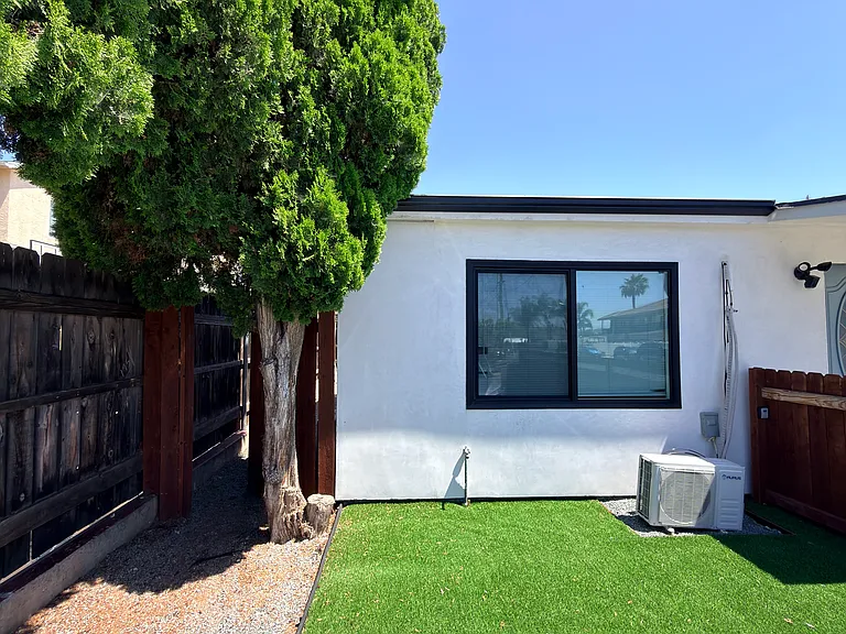 1246 Persimmon Ave — Photo 11