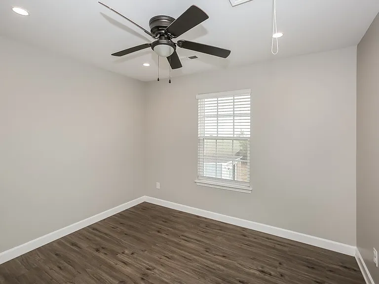 434 Glencroft Dr — Photo 13