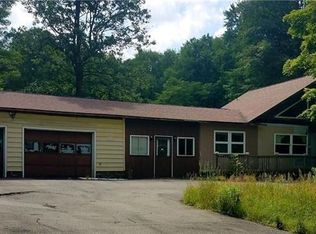 253 Huckleberry Hwy, Central City, PA 15926
