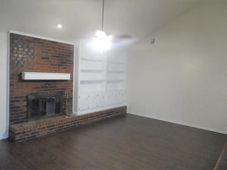 201 Wellington Ln — Photo 8