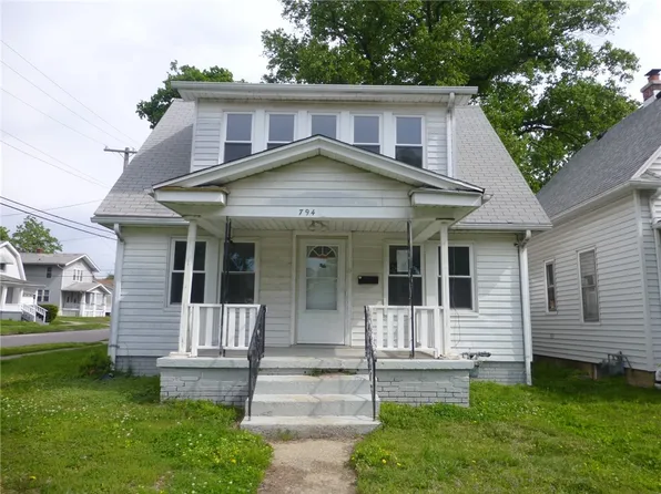 794 W Waggoner St, Decatur, IL 62526