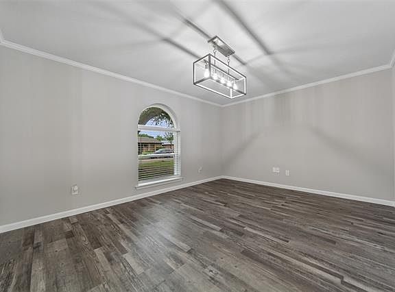 3rd image of 3125 Concord Dr