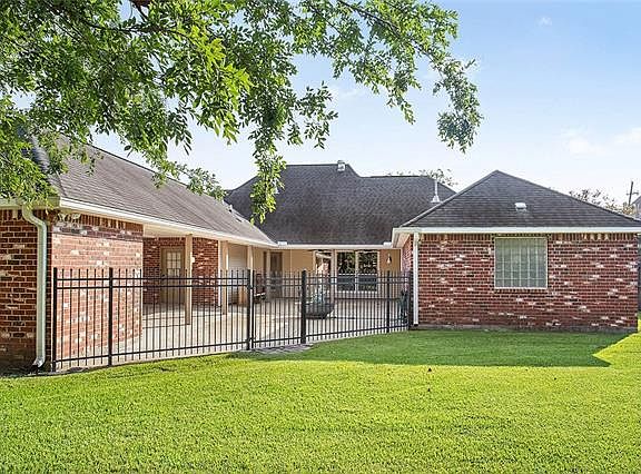 3rd image of 24225 Charles Dr