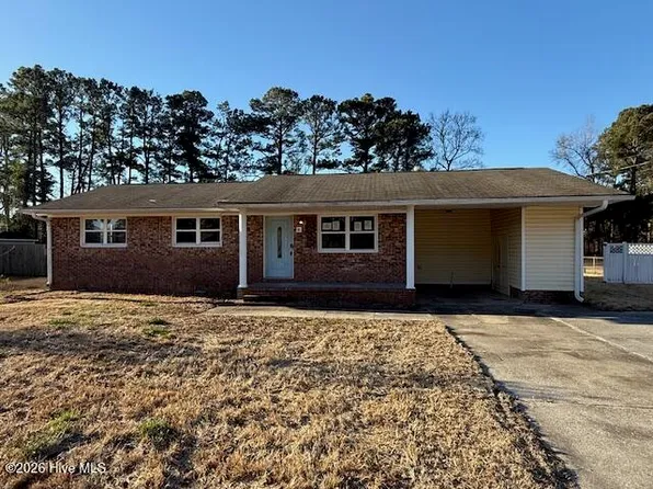 8 Oxford Dr, Jacksonville, NC 28546