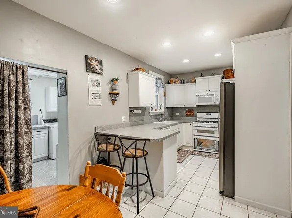 355 Emmett St, Phoenixville, PA 19460