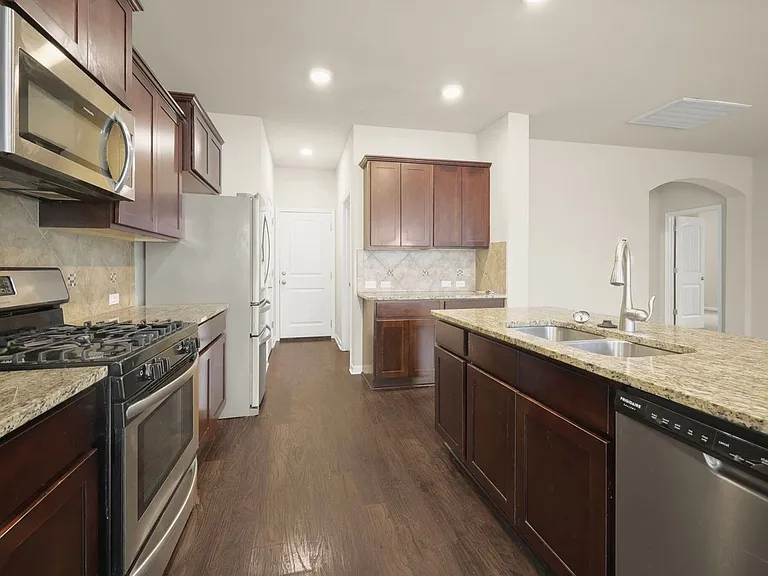 39405 Legacy Lake Dr — Photo 15