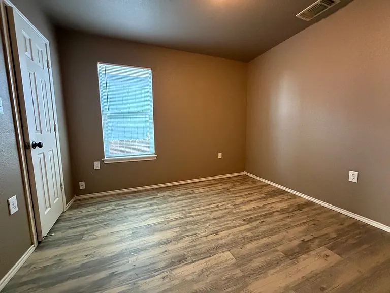2205 Cedar Ave — Photo 6