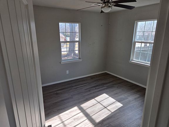 2nd image of 520 S Cedar Ave