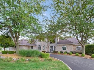 2507 E Royal Ridge Dr, Crete, IL 60417